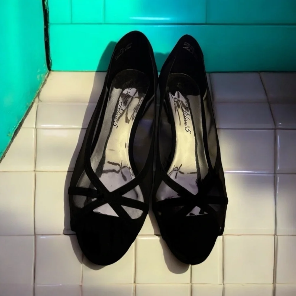 Hot 🔥 Elegant Easy Street Alive 5 Black Heels Size 8W